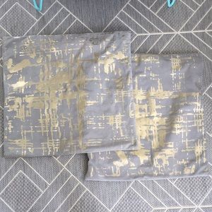 Set of two pillow case covers